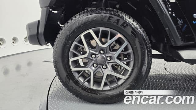 Jeep Wrangler 2021 — ფოტო 5/20