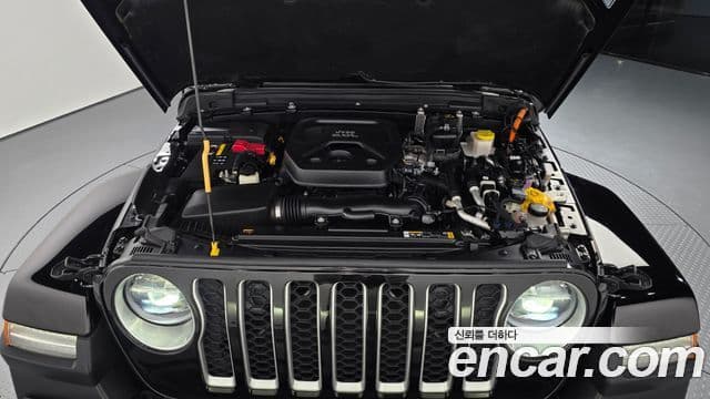 Jeep Wrangler 2021 — ფოტო 6/20