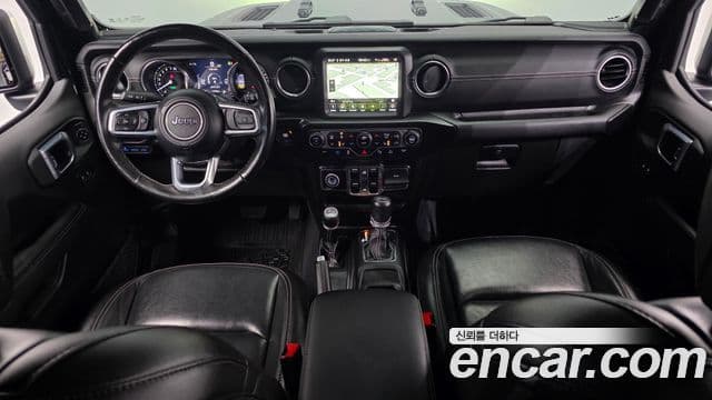 Jeep Wrangler 2021 — ფოტო 7/20