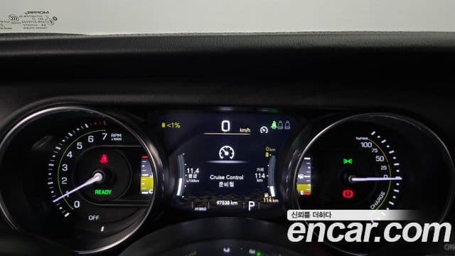 Jeep Wrangler 2021 — ფოტო 8/20