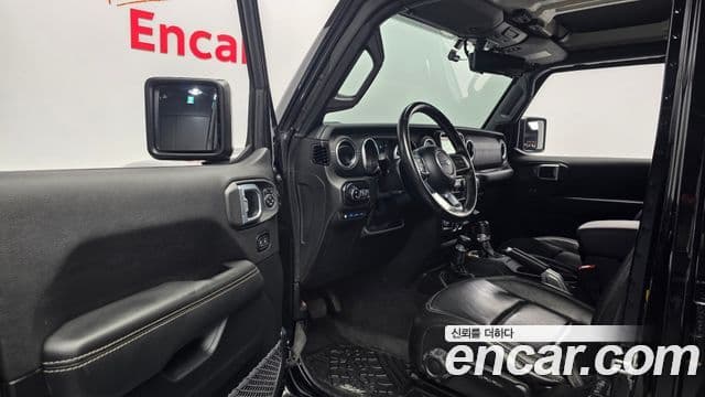 Jeep Wrangler 2021 — ფოტო 10/20