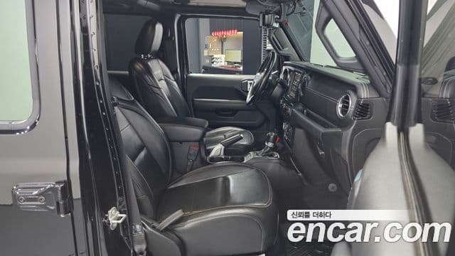 Jeep Wrangler 2021 — ფოტო 11/20
