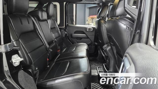 Jeep Wrangler 2021 — ფოტო 12/20