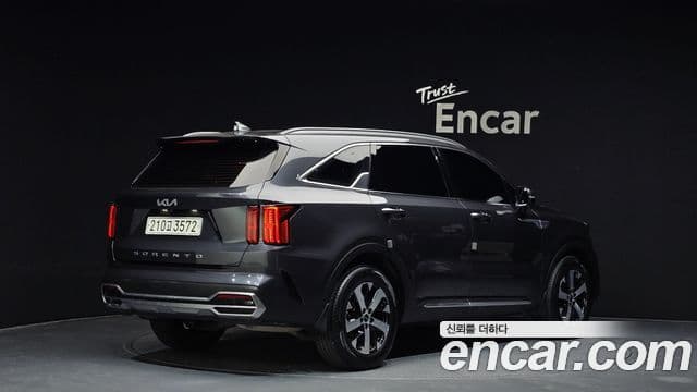 Kia Sorento 2021 — Фото 2/20