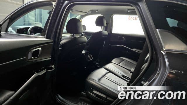 Kia Sorento 2021 — Фото 11/20