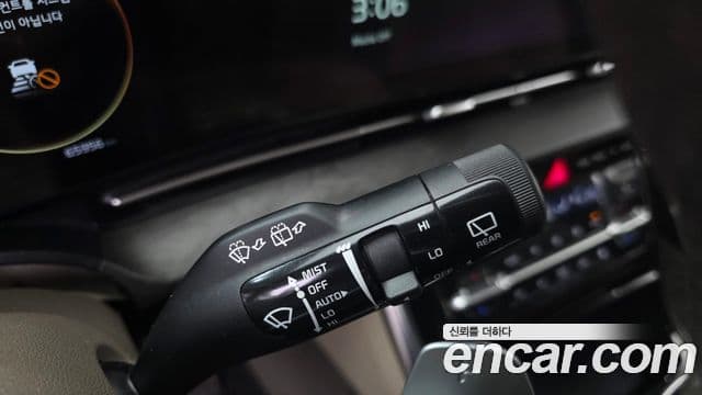 Kia Carnival 2023 — фото 17 из 20