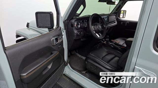 Jeep Wrangler 2024 — ფოტო 8/20