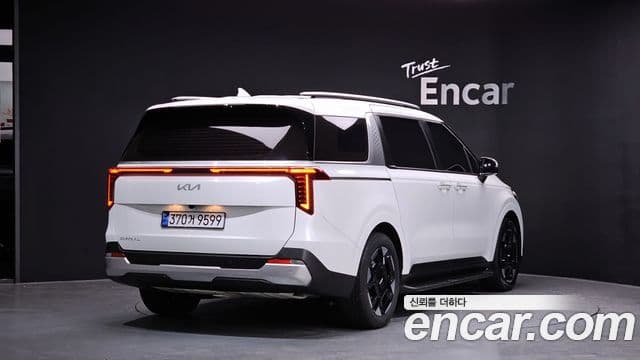 Kia Carnival 2024 — Şəkil 2/20