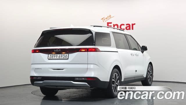 Kia Carnival 2023 — ფოტო 2/20