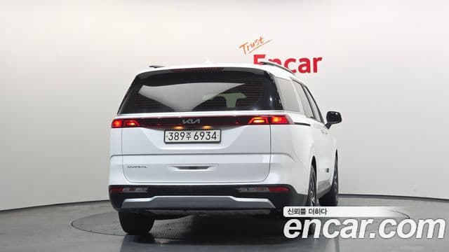 Kia Carnival 2023 — ფოტო 4/20