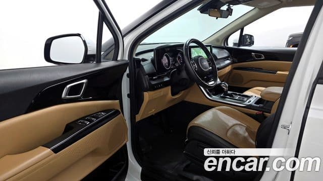 Kia Carnival 2023 — ფოტო 10/20