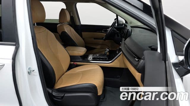 Kia Carnival 2023 — ფოტო 11/20