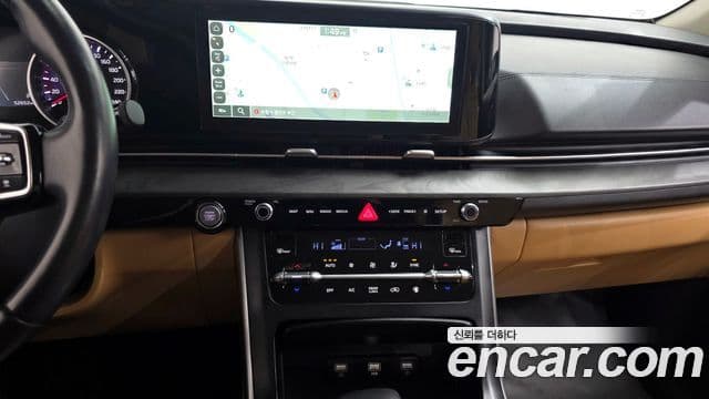 Kia Carnival 2023 — ფოტო 15/20