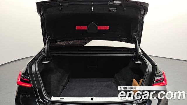 BMW 7 Series 2021 — Photo 19/20