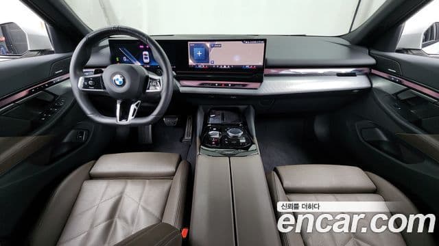 BMW 5 Series 2025 — ფოტო 7/20