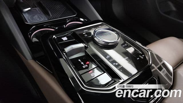 BMW 5 Series 2025 — фото 9 из 20