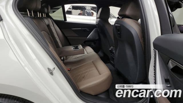 BMW 5 Series 2025 — ფოტო 12/20