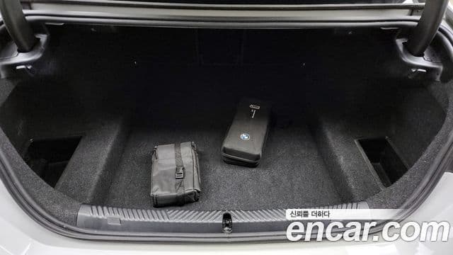 BMW 5 Series 2025 — ფოტო 20/20