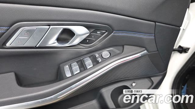 BMW 3 Series 2022 — фото 18 из 20