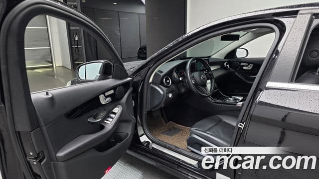 Mercedes-Benz C-Class 2019 — Şəkil 11/20