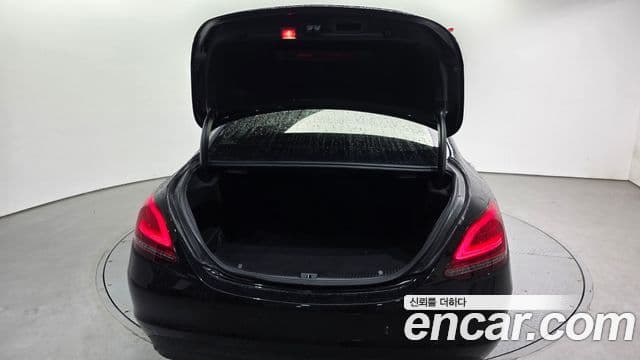 Mercedes-Benz C-Class 2019 — фото 20 из 20