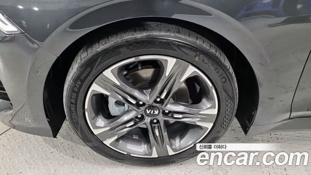 Kia K5 2020 — Şəkil 17/18