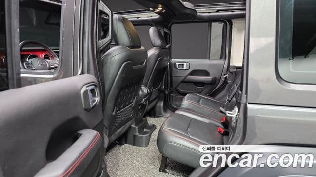 Jeep Wrangler 2022 — фото 11 из 20