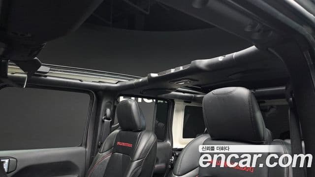 Jeep Wrangler 2022 — ფოტო 16/20