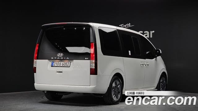 Hyundai Staria 2025 — ფოტო 2/20