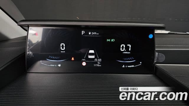 Hyundai Staria 2025 — ფოტო 8/20