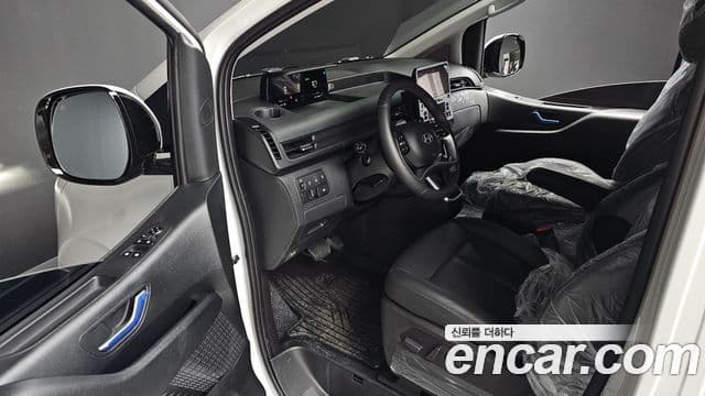 Hyundai Staria 2025 — ფოტო 11/20