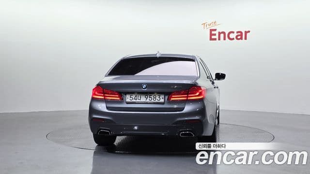 BMW 5 Series 2019 — ფოტო 4/20