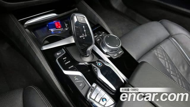BMW 5 Series 2019 — ფოტო 9/20