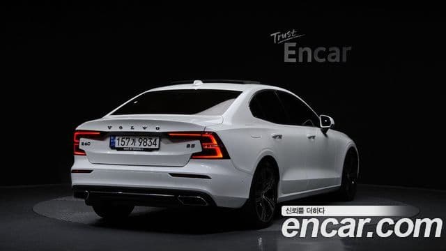 Volvo S60 2021 — Şəkil 2/20