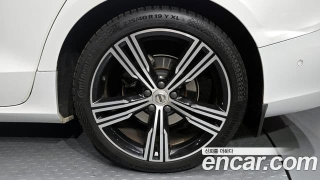 Volvo S60 2021 — Şəkil 5/20