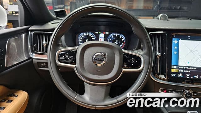 Volvo S60 2021 — Şəkil 13/20