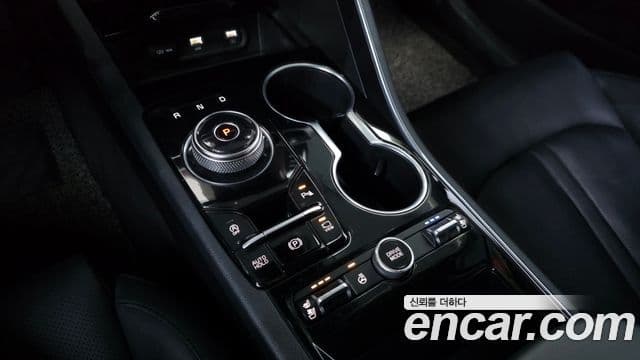 Kia K5 2021 — ფოტო 18/20