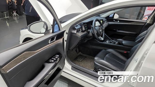 Kia K5 2021 — ფოტო 9/20