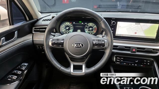 Kia K5 2021 — ფოტო 7/20