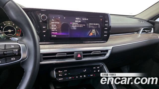 Kia K5 2021 — ფოტო 4/20