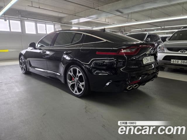 Kia Stinger 2018 — Şəkil 9/20