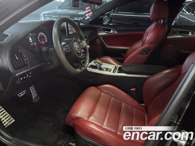 Kia Stinger 2018 — фото 8 из 20