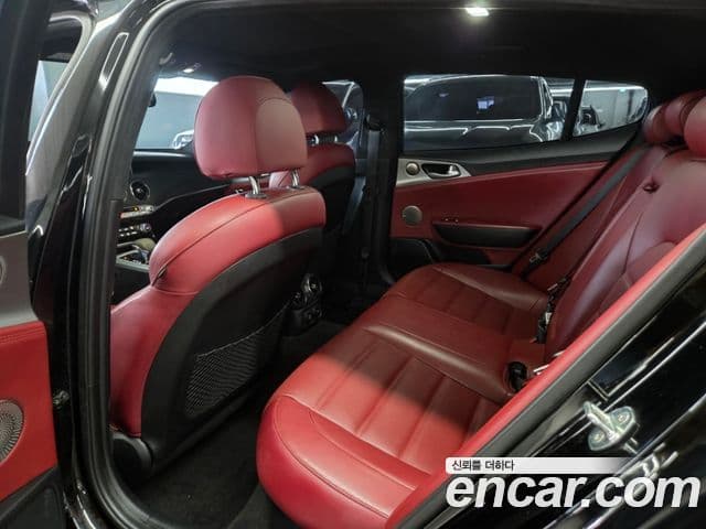 Kia Stinger 2018 — Şəkil 10/20