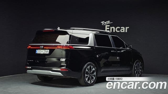 Kia Carnival 2021 — ფოტო 2/20