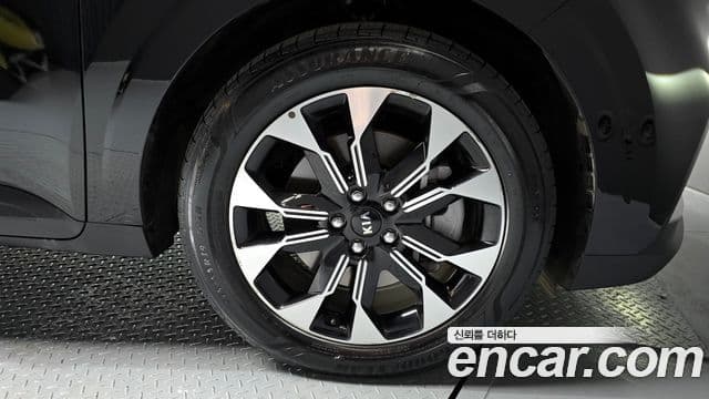 Kia Carnival 2021 — ფოტო 5/20