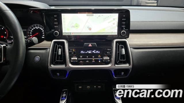 Kia Sorento 2020 — ფოტო 19/20
