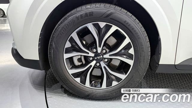 Kia Carnival 2021 — Фото 5/20