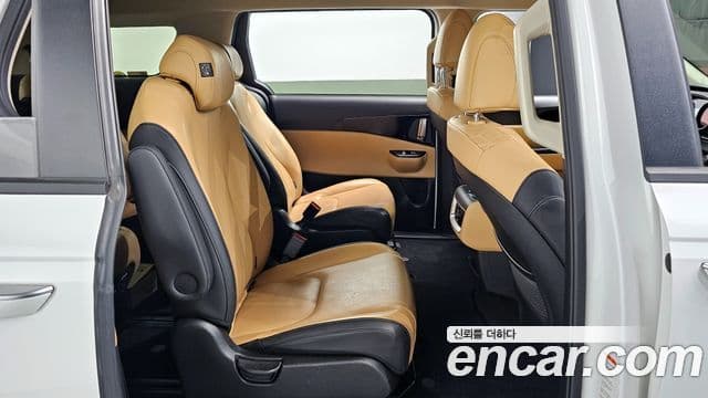 Kia Carnival 2021 — Фото 12/20