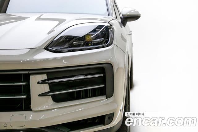Porsche Cayenne 2023 — Photo 12/20