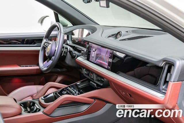 Porsche Cayenne 2023 — Photo 11/20